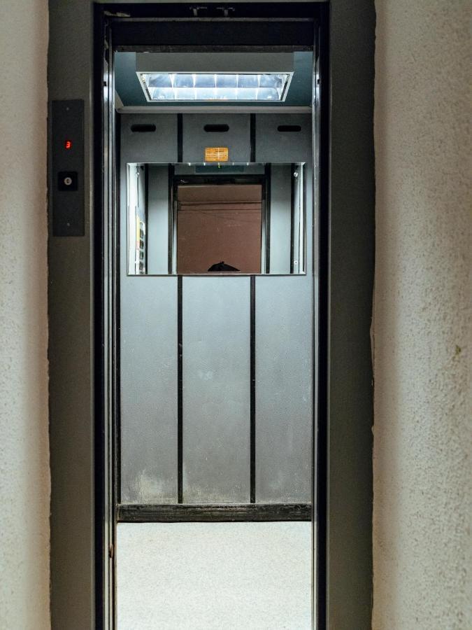 Central Modern Design Apartment Bucarest Extérieur photo